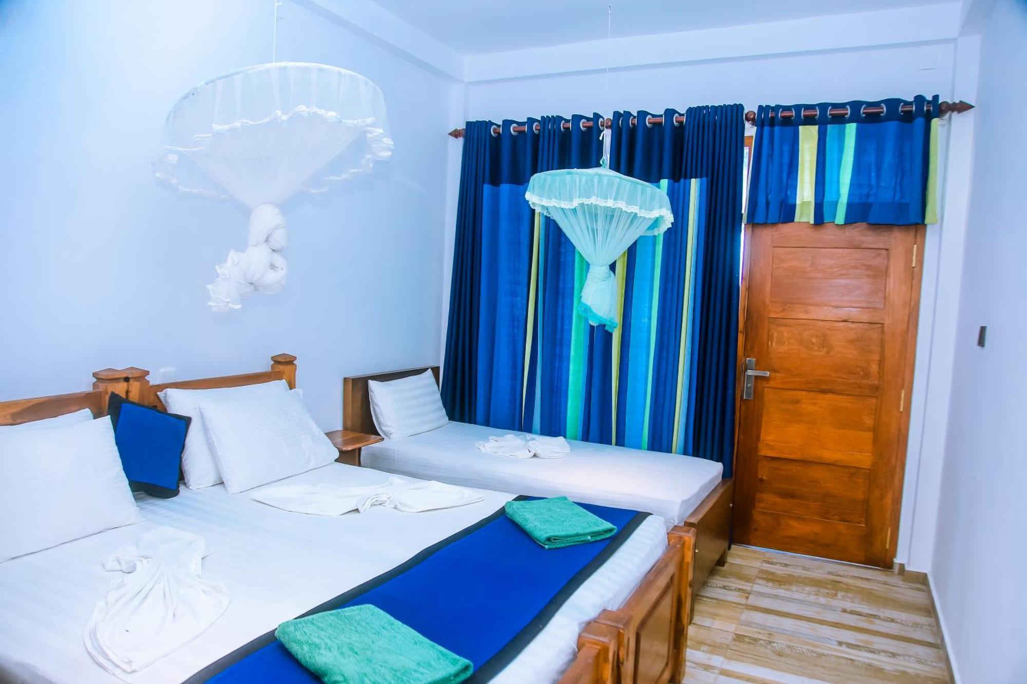 Surf Sea Breeze Otel Mirissa Dış mekan fotoğraf