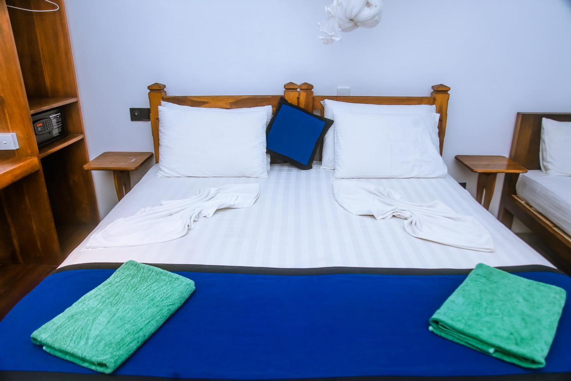 Surf Sea Breeze Otel Mirissa Dış mekan fotoğraf