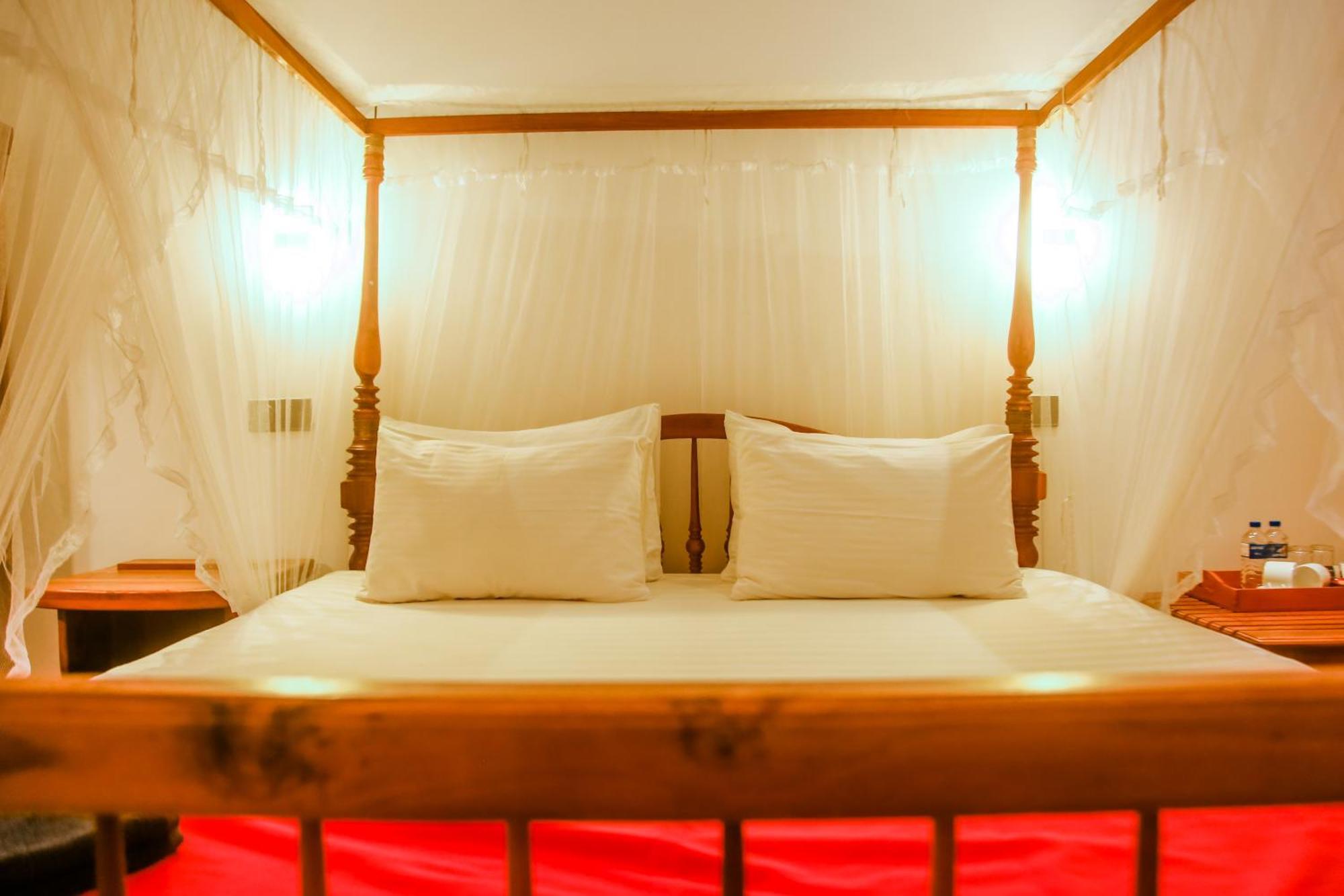 Surf Sea Breeze Otel Mirissa Dış mekan fotoğraf
